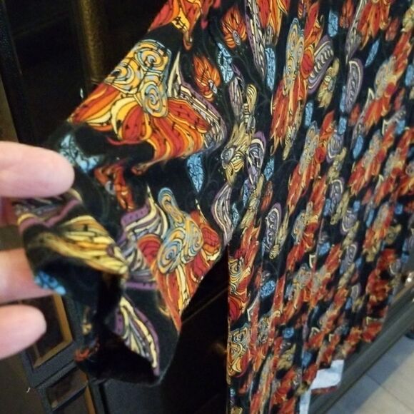 DARLING LULAROE XS TOP!!! NEW WITHOUT TAGS!!! - Picture 5 of 8